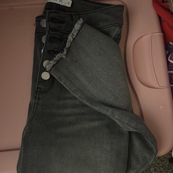 Tinseltown, Like New jeans size 3! Must Go - Picture 3 of 3